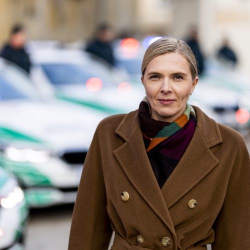 Policijai perduota NATO viršūnių susitikimui įsigytų automobilių  © I. Gelūno / BNS nuotr.