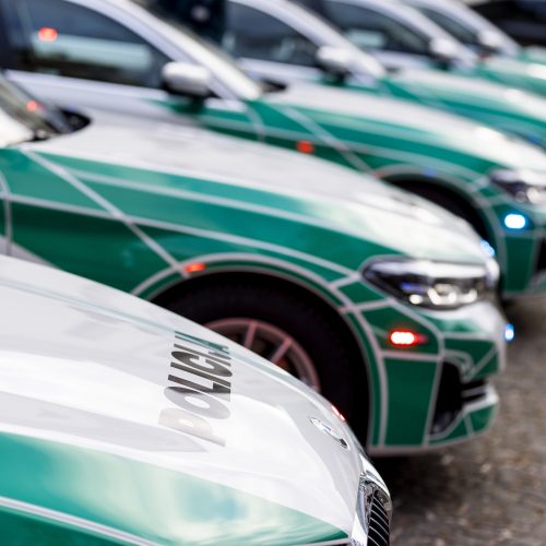 Policijai perduota NATO viršūnių susitikimui įsigytų automobilių  © I. Gelūno / BNS nuotr.