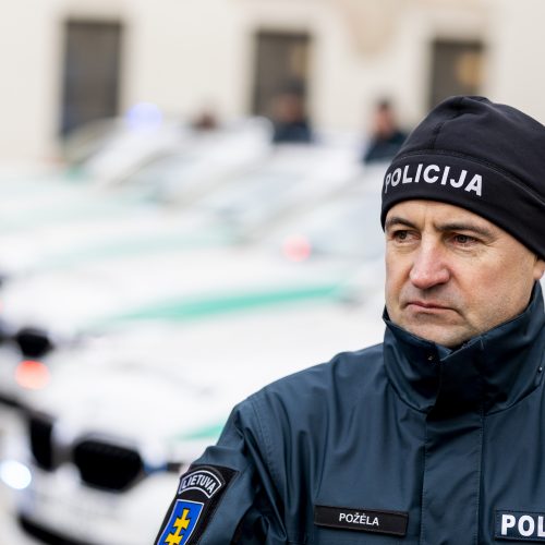 Policijai perduota NATO viršūnių susitikimui įsigytų automobilių  © I. Gelūno / BNS nuotr.