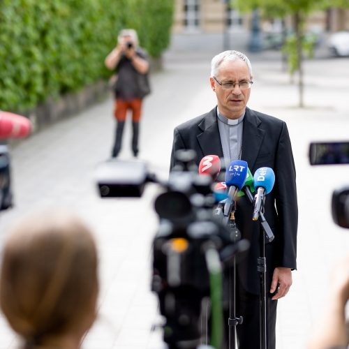 Vyskupo A. Poniškaičio komentaras  © L. Balandžio / BNS nuotr.