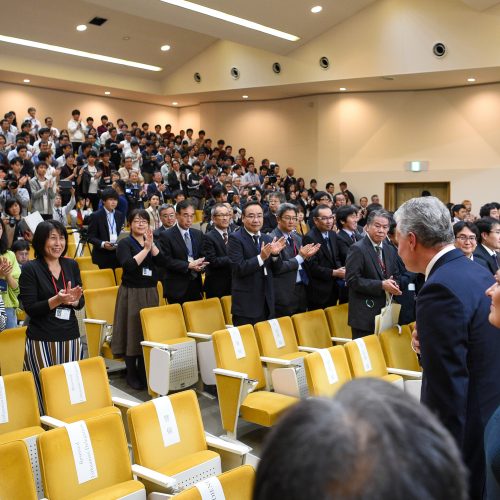 G. Nausėdai – Japonijos universiteto garbės daktaro laipsnis  © R. Dačkaus / Prezidentūros nuotr.