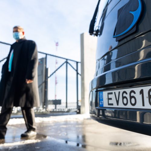 Elektrinio autobuso pristatymas Vilniaus oro uoste  © Ž. Gedvilos / BNS nuotr.