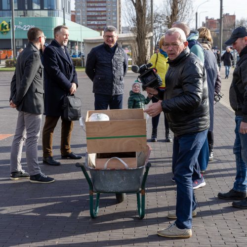 Piketas prieš karjerą Pakarklės miške  © Aurimo Barkausko nuotr.