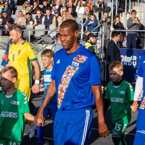  Pasaulio futbolo legendų rungtynės su legendiniais Lietuvos futbolininkais  © T. Biliūno/BNS nuotr.