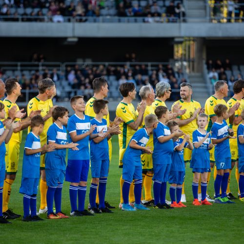  Pasaulio futbolo legendų rungtynės su legendiniais Lietuvos futbolininkais  © T. Biliūno/BNS nuotr.