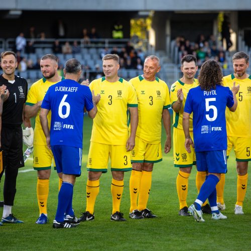  Pasaulio futbolo legendų rungtynės su legendiniais Lietuvos futbolininkais  © T. Biliūno/BNS nuotr.