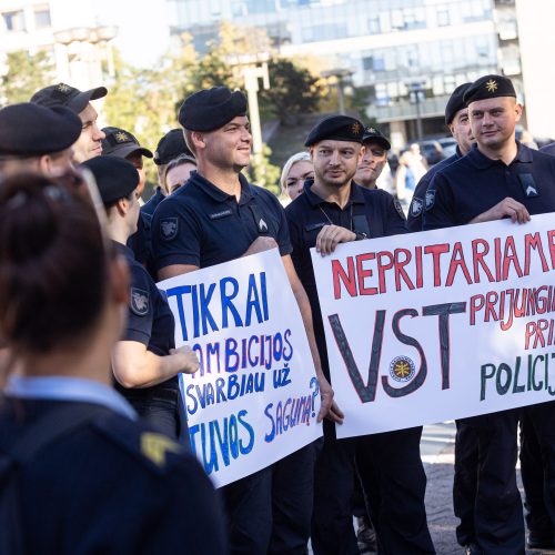 VST pareigūnų protestas  © P. Peleckio / BNS nuotr.