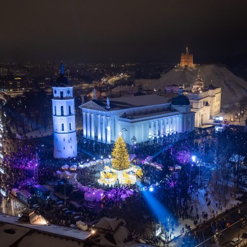 Vilniuje įžiebta Kalėdų eglė 2023