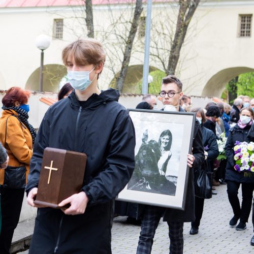 Į amžinojo poilsio vietą išlydėta R. Kmieliauskaitė  © I. Gelūno / Fotobanko nuotr.