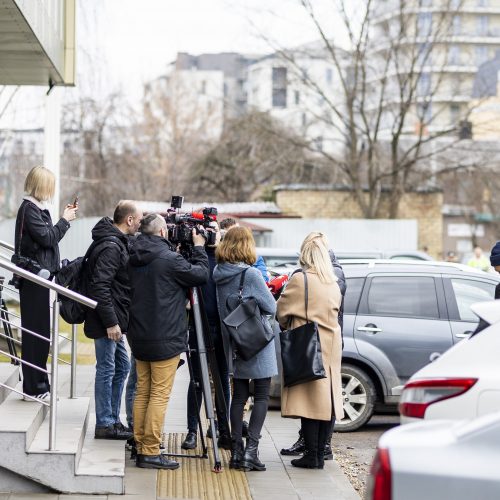 Skandalas Vilniaus rajono savivaldybėje: neleidžiama išvežti biuletenių  © I. Gelūno / BNS nuotr.