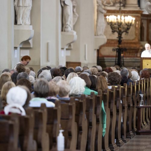 Kunigas A. Saulaitis SJ aukojo šv. Mišias už Z. Kelmickaitę  © I. Gelūno / BNS nuotr.