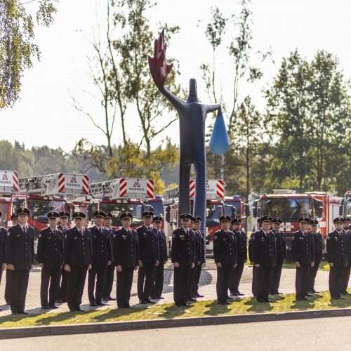Priešgaisrinėms gelbėjimo tarnyboms perduoti 47 automobiliai  © I. Gelūno / BNS nuotr.