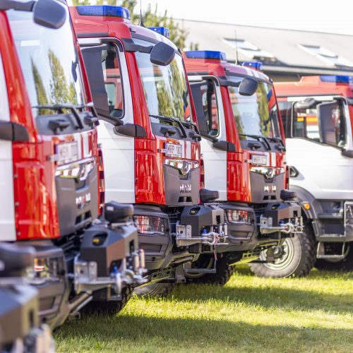 Priešgaisrinėms gelbėjimo tarnyboms perduoti 47 automobiliai  © I. Gelūno / BNS nuotr.
