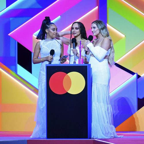 Per „Brit Awards“ ceremoniją už „Metų albumą“ pagerbta Dua Lipa  © Scanpix nuotr.