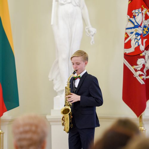 Prezidentė apdovanojo jaunuosius šalies muzikus  © R. Dačkaus (LRP kanceliarijos) nuotr.