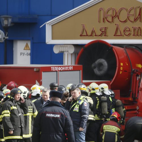 Maskvoje užsiliepsnojo prekybos centras  © Scanpix, EPA-ELTA nuotr.