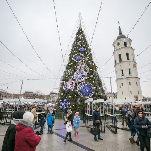 Sostinėje susirinko šeši Kalėdų Seneliai  © S. Žiūros nuotr.