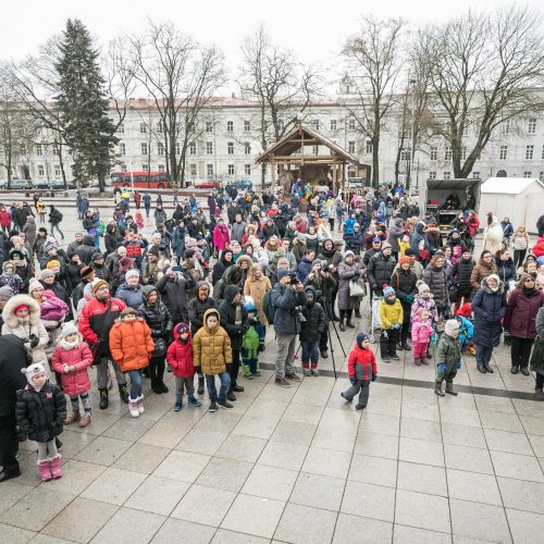 Sostinėje susirinko šeši Kalėdų Seneliai  © S. Žiūros nuotr.