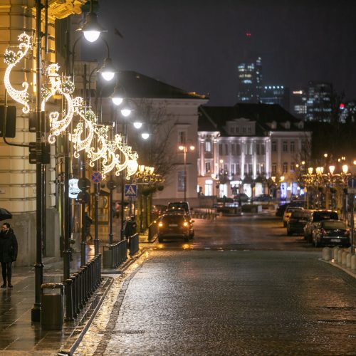 Vilniaus gatvės pasipuošė žiemos šventėms  © S. Žiūros nuotr.