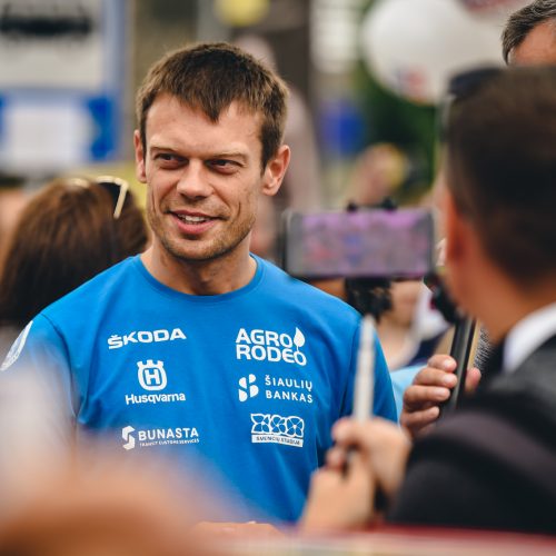 „Aurum 1006 km lenktynių“ festivalis sugrįžo į Palangą  © V. Pilkausko ir A. Strumilos nuotr. „Aurum 1006 km lenktynių“ festivalis sugrįžo į Vytauto gatvę„Aurum 1006 km lenktynių“ festivalis sugrįžo į Vytauto gatvęV. Pilkausko ir A. Strumilos nuotr. „Aurum 1006 km lenktynių“ festivalis sugrįžo į Vytauto gatvę „A