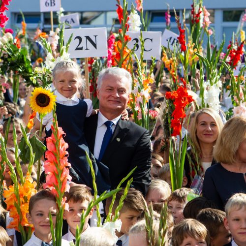 G. Nausėda apsilankė Vilniaus Jono Basanavičiaus progimnazijoje  © P. Peleckio / Fotobanko nuotr.