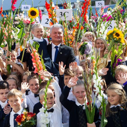 G. Nausėda apsilankė Vilniaus Jono Basanavičiaus progimnazijoje  © P. Peleckio / Fotobanko nuotr.