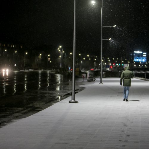 Sudėtingos eismo sąlygos Kaune  © Vilmanto Raupelio nuotr.