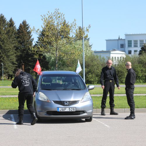 „Didžiojo šeimos gynimo maršo“ dalyvių pasiruošimas Akademijoje  © Laimučio Brundzos, Aliaus Koroliovo nuotr.