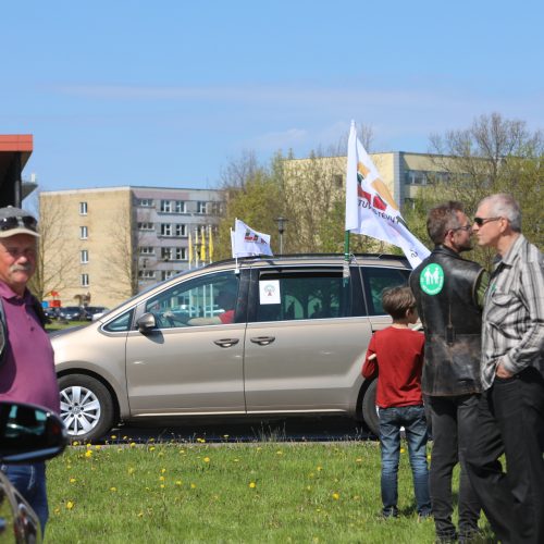 „Didžiojo šeimos gynimo maršo“ dalyvių pasiruošimas Akademijoje  © Laimučio Brundzos, Aliaus Koroliovo nuotr.