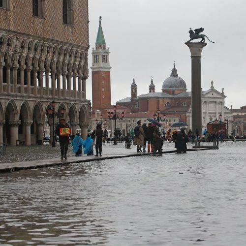 Veneciją užliejo potvynis  © Scanpix nuotr.