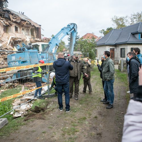 Žaliakalnyje toliau įžūliai naikinamas paveldo namas  © Vilmanto Raupelio nuotr.