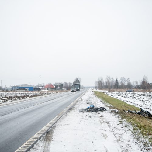 Tragiškos avarijos pakaunėje, Rokų plente, vieta   © Vilmanto Raupelio nuotr.