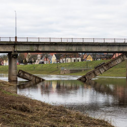 Kėdainiuose įgriuvo tiltas  © T. Biliūno, E. Ovčarenko/BNS nuotr.