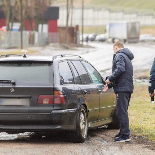 Policijos reidas Piliakalnio gatvėje  © Laimio Steponavičiaus nuotr.