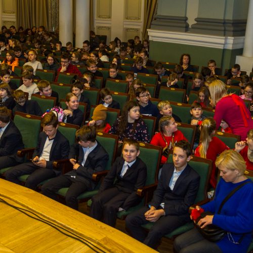 Ansamblio „Odabade“ iš Sakartvelo popietė su moksleiviais  © Laimio Steponavičiaus nuotr.