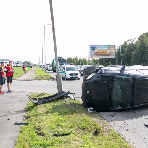 Dviejų automobilių avarija Taikos prospekte  © Vilmanto Raupelio nuotr.