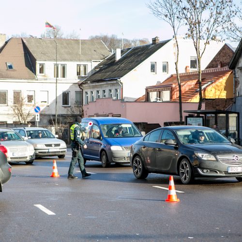 Trijų automobilių avarija Birštono gatvėje  © Vilmanto Raupelio nuotr.