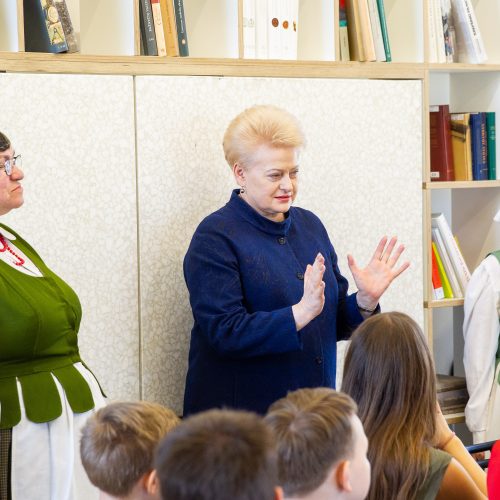 Prezidentė dalyvavo velykinėse edukacinėse dirbtuvėse  © I. Gelūno / Fotobanko, R. Dačkaus / Prezidentūros nuotr.