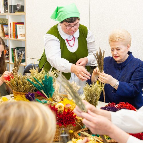 Prezidentė dalyvavo velykinėse edukacinėse dirbtuvėse  © I. Gelūno / Fotobanko, R. Dačkaus / Prezidentūros nuotr.