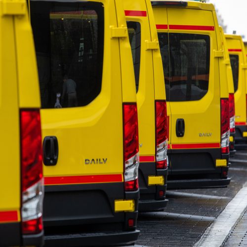 Savivaldybėms perduoti 25 geltonieji autobusiukai  © I. Gelūno / Fotobanko, D. Labučio / ELTOS nuotr.