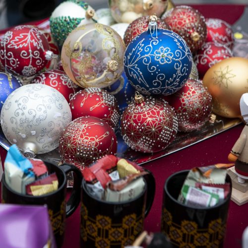 Vilniuje atidaryta virtuali labdaros Kalėdų mugė  © P. Peleckio / Fotobanko, D. Labučio / ELTOS, organizatorių nuotr.