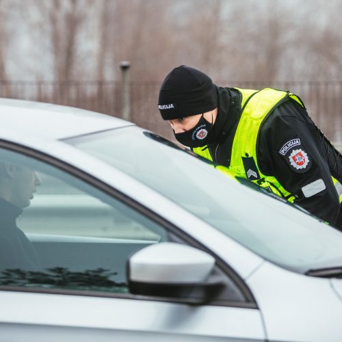 Policija pradėjo masinę judėjimo kontrolę  © I. Gelūno, T. Biliūno / Fotobanko nuotr.