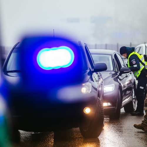 Policija pradėjo masinę judėjimo kontrolę  © I. Gelūno, T. Biliūno / Fotobanko nuotr.