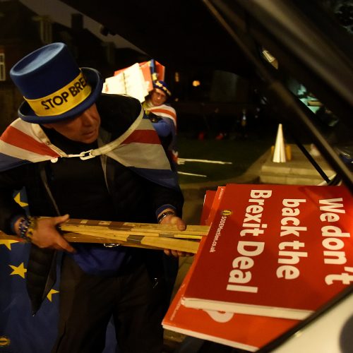 Britų parlamentas atmetė „Brexit“ sutartį  © Scanpix nuotr.