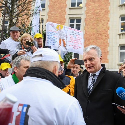 Prezidentas susitiko su Briuselyje protestuojančiais ūkininkais  © R. Dačkaus / Prezidentūros nuotr.