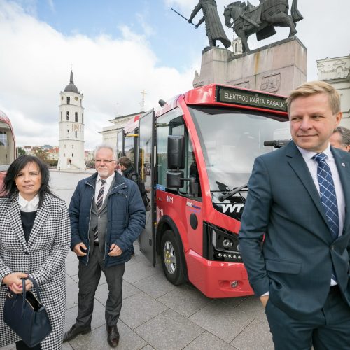 Vilniuje pristatyti pirmieji Lietuvoje elektriniai autobusai  © S. Žiūros nuotr.