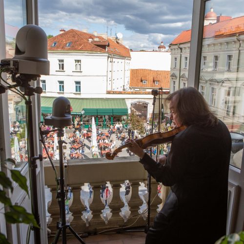 Smuikininko S. Krylovo muzikinė akcija  © I. Gelūno/Fotobanko nuotr.