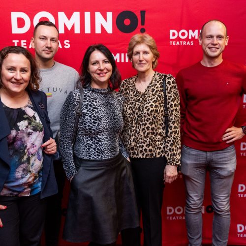 „Domino“ teatro komedijos „Urvinis žmogus“ premjeros svečiai  © S. Lisausko/BNS nuotr.