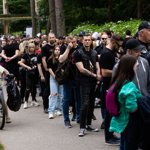  „Rammstein“ fanai renkasi į koncertą Vilniaus Vingio parke  © Ž.Gedvilos/BNS nuotr.