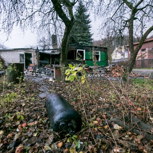 Sudegęs namas Kidulių g.  © Vilmanto Raupelio nuotr.